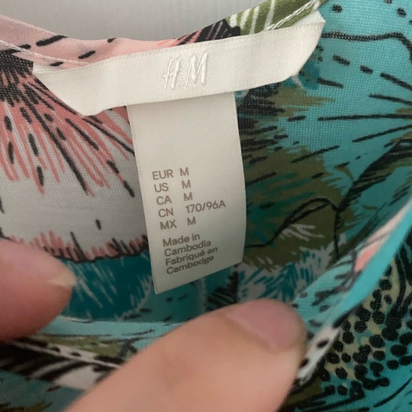 H&M Relaxed Sleeveless Blue and Pink Tank Top - Picture 4 of 5